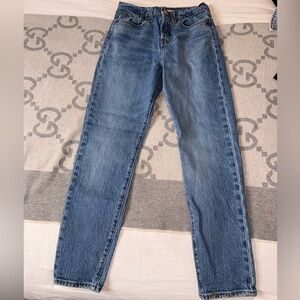 Levi’s Wedgie Classic Blue Jeans, 25